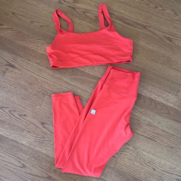 Vuori AllTheForm Leggings and Bra Set - Picture 7 of 9